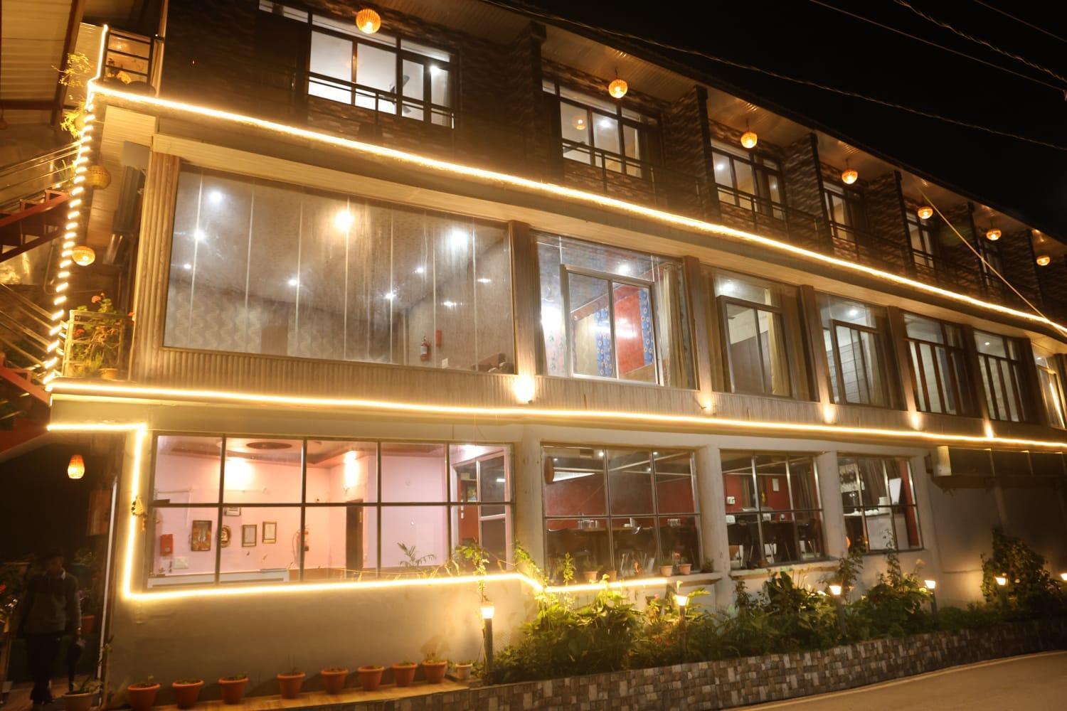 Sleeping Beauty Hotel Moutain View Property Joshīmath Kültér fotó