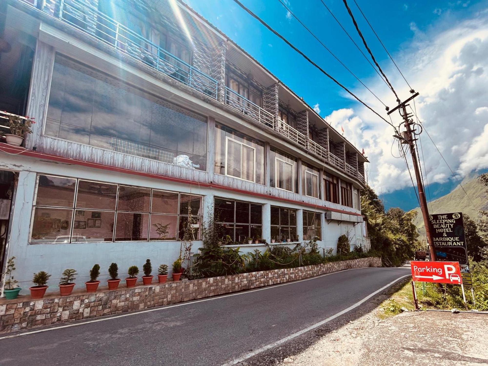 Sleeping Beauty Hotel Moutain View Property Joshīmath Kültér fotó
