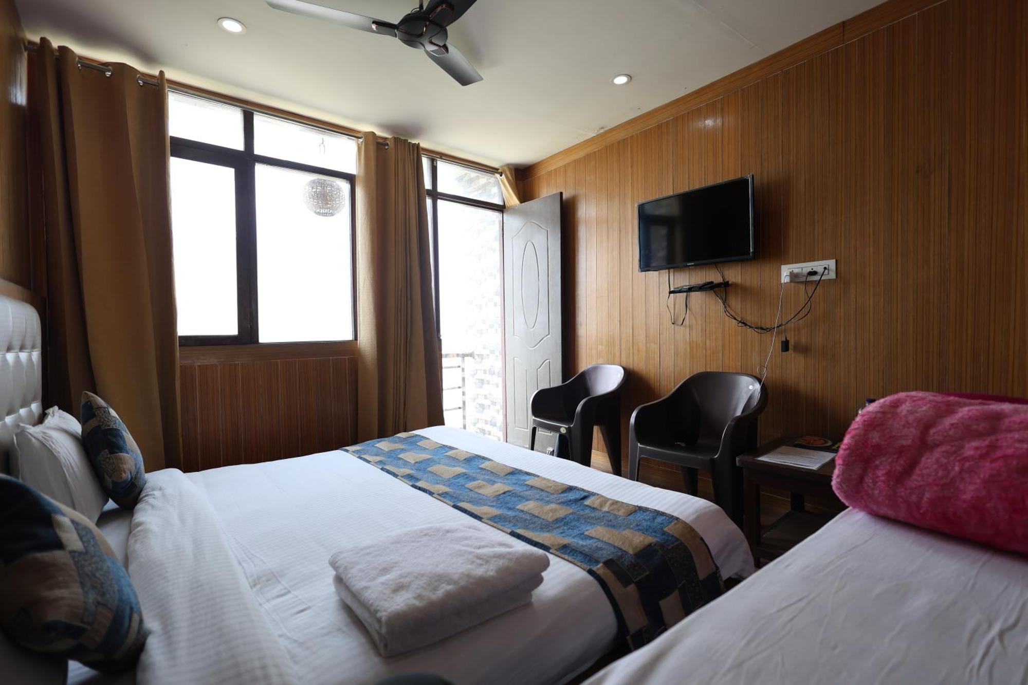 Sleeping Beauty Hotel Moutain View Property Joshīmath Kültér fotó